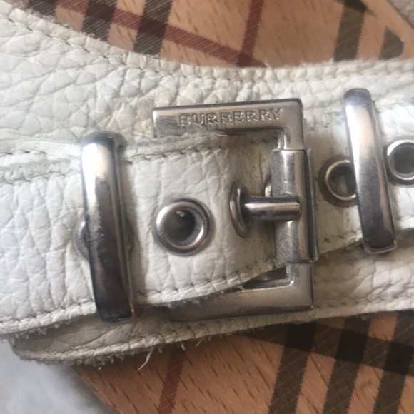 Burberry White Leather Slides - Picture 5 of 5